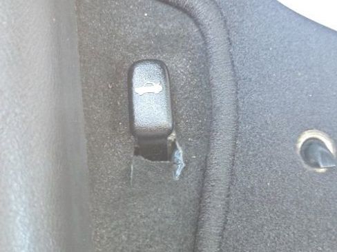 Used 2021 Nissan Versa SV image 24