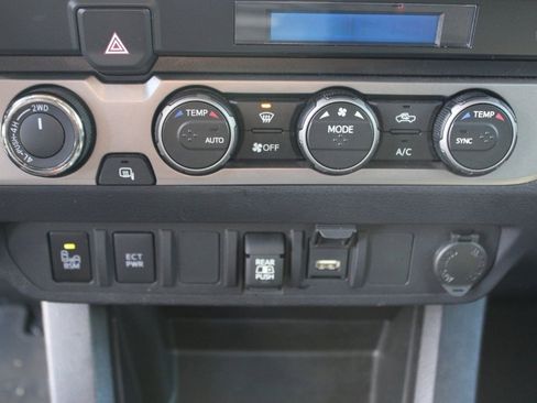 Used 2022 Toyota Tacoma SR5 w/ Trail Edition image 20