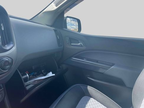 Used 2017 Chevrolet Colorado Z71 AWD/4WD image 29