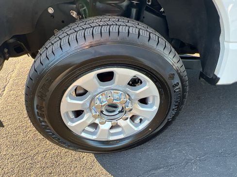 Used 2023 Ford F250 XLT image 6