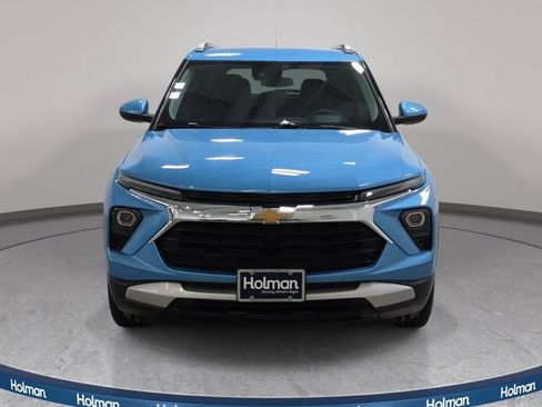 Used 2025 Chevrolet TrailBlazer LT AWD/4WD image 3