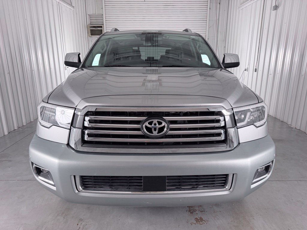 Used 2018 Toyota Sequoia Platinum AWD/4WD image 2