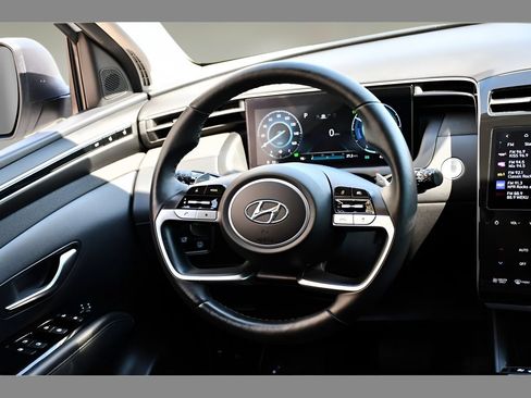 Used 2022 Hyundai Tucson Limited w/ Cargo Package AWD/4WD image 17