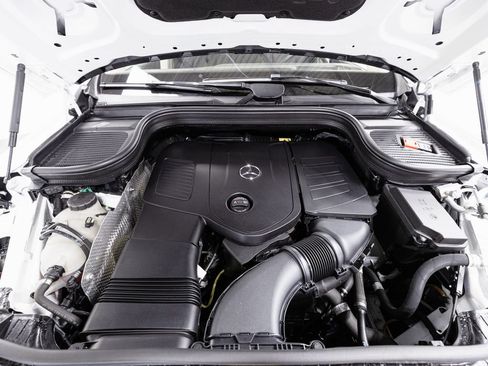 Used 2025 Mercedes-Benz GLE 450e 4MATIC image 36