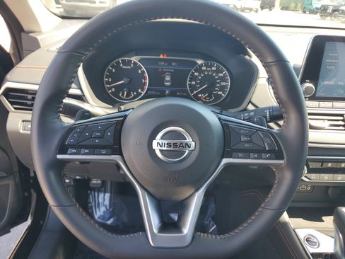 Used 2021 Nissan Altima 2.5 SR image 25