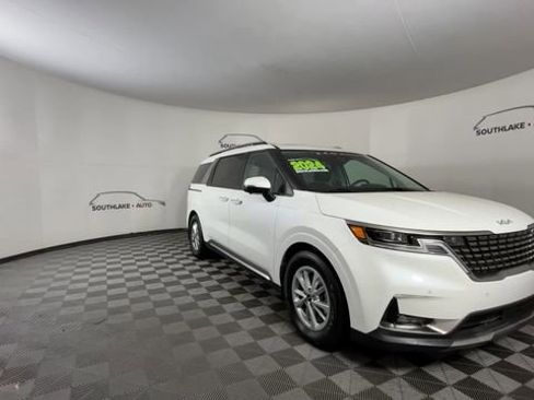 Used 2024 Kia Carnival SX Prestige FWD image 2