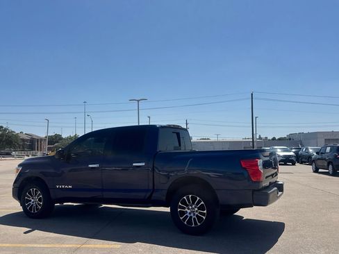 Used 2021 Nissan Titan SV RWD image 18