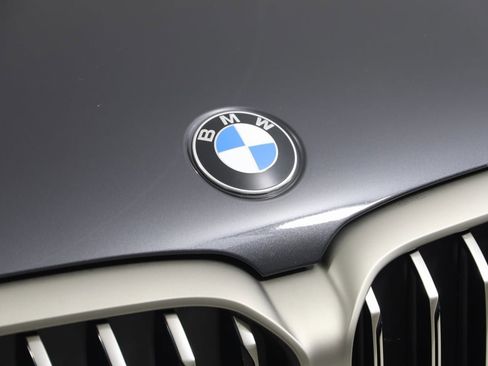 Used 2023 BMW M550i xDrive image 19