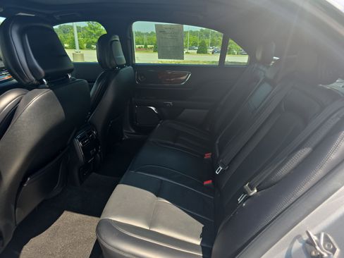Used 2020 Lincoln Continental w/ Premium Package FWD image 14