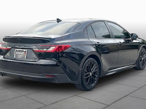 Used 2025 Toyota Camry SE w/ Convenience Package FWD image 13