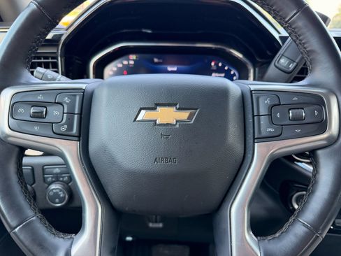Used 2025 Chevrolet Silverado 1500 LT RWD image 14
