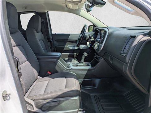 Used 2020 Chevrolet Colorado LT w/ Safety Package image 17