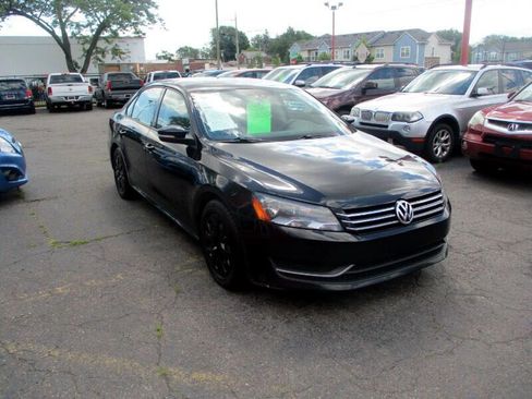 Used 2014 Volkswagen Passat 2.5 S image 1
