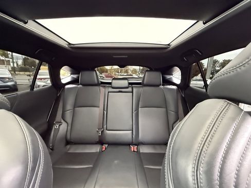 Used 2021 Toyota Venza Limited image 11