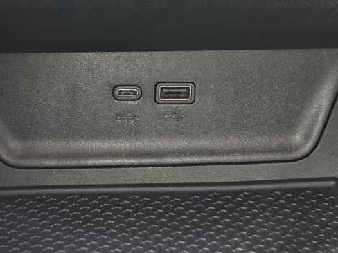 Used 2025 Chevrolet Equinox ACTIV w/ Safety and Technology Package FWD image 31