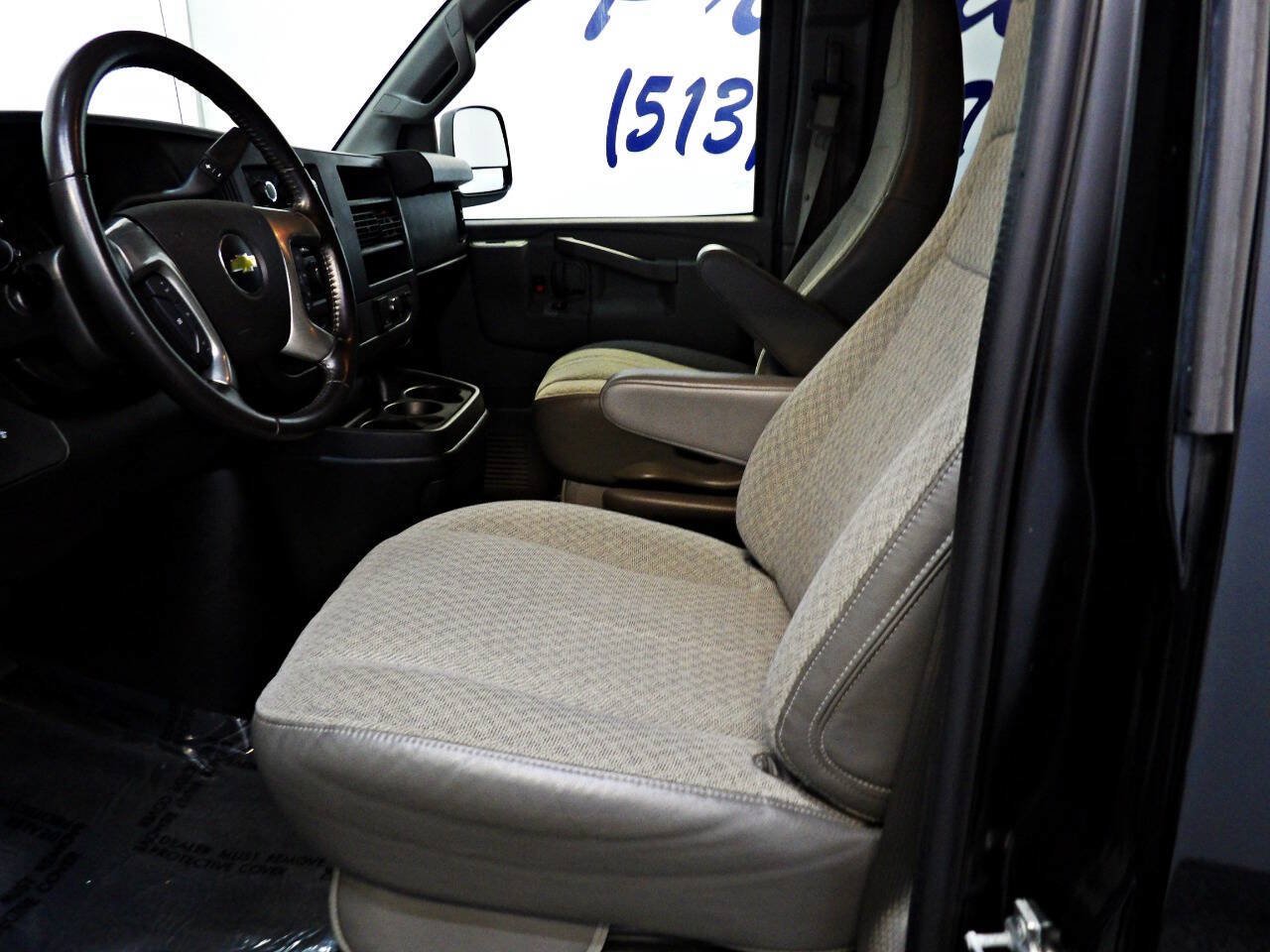 Used 2016 Chevrolet Express 2500 LS RWD image 7