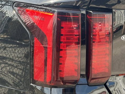 Used 2021 Kia Sorento EX image 4