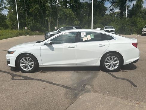 Used 2023 Chevrolet Malibu LT FWD image 2