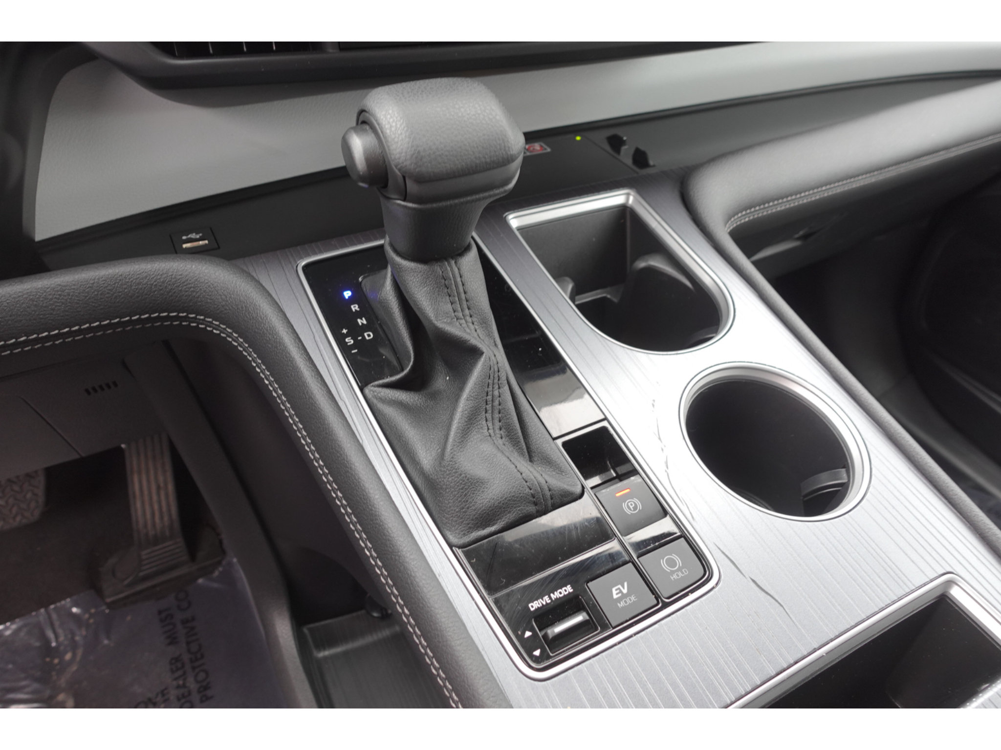 Certified 2025 Toyota Sienna LE FWD image 17