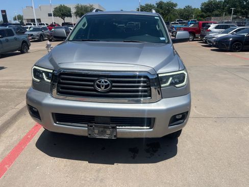 Used 2019 Toyota Sequoia SR5 RWD image 4