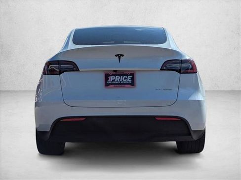 Used 2024 Tesla Model Y Long Range AWD/4WD image 7