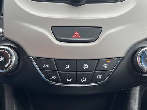 Used 2017 Chevrolet Cruze LS image 18