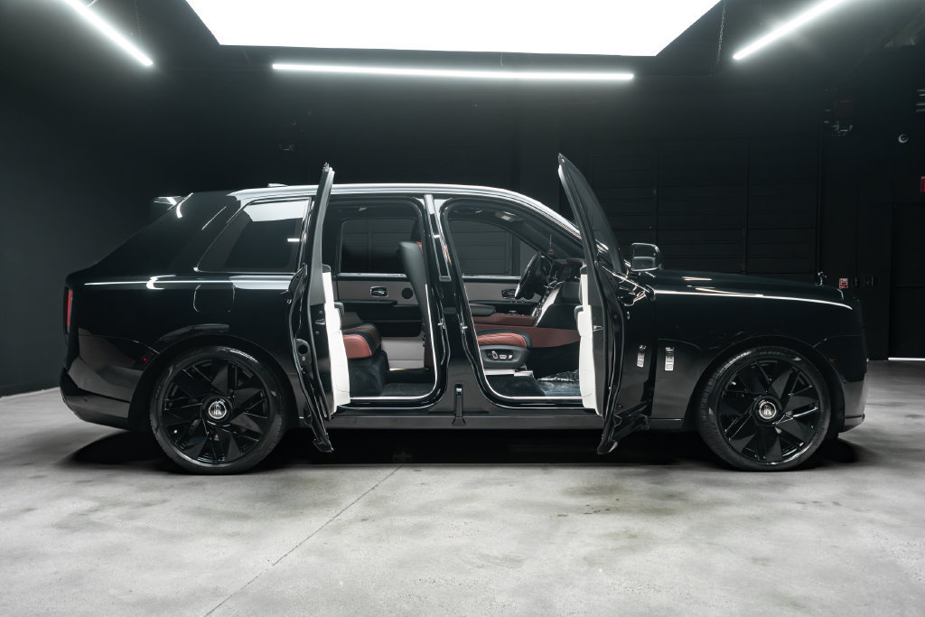 Used 2026 Rolls-Royce Cullinan AWD/4WD image 13
