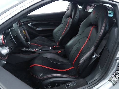 Used 2021 Ferrari F8 Tributo RWD image 5