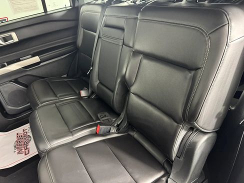 Used 2022 Ford Explorer XLT w/ Equipment Group 202A AWD/4WD image 35