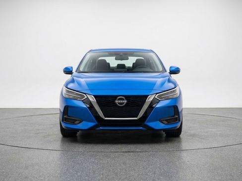 Used 2025 Nissan Sentra SV FWD image 2