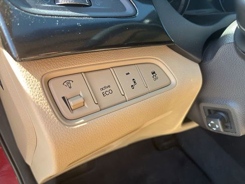 Used 2016 Hyundai Azera Limited FWD image 9