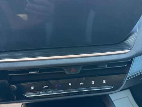 Used 2024 Buick Envision Sport Touring image 19