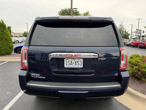 Used 2020 GMC Yukon Denali w/ Denali Ultimate Package AWD/4WD image 6