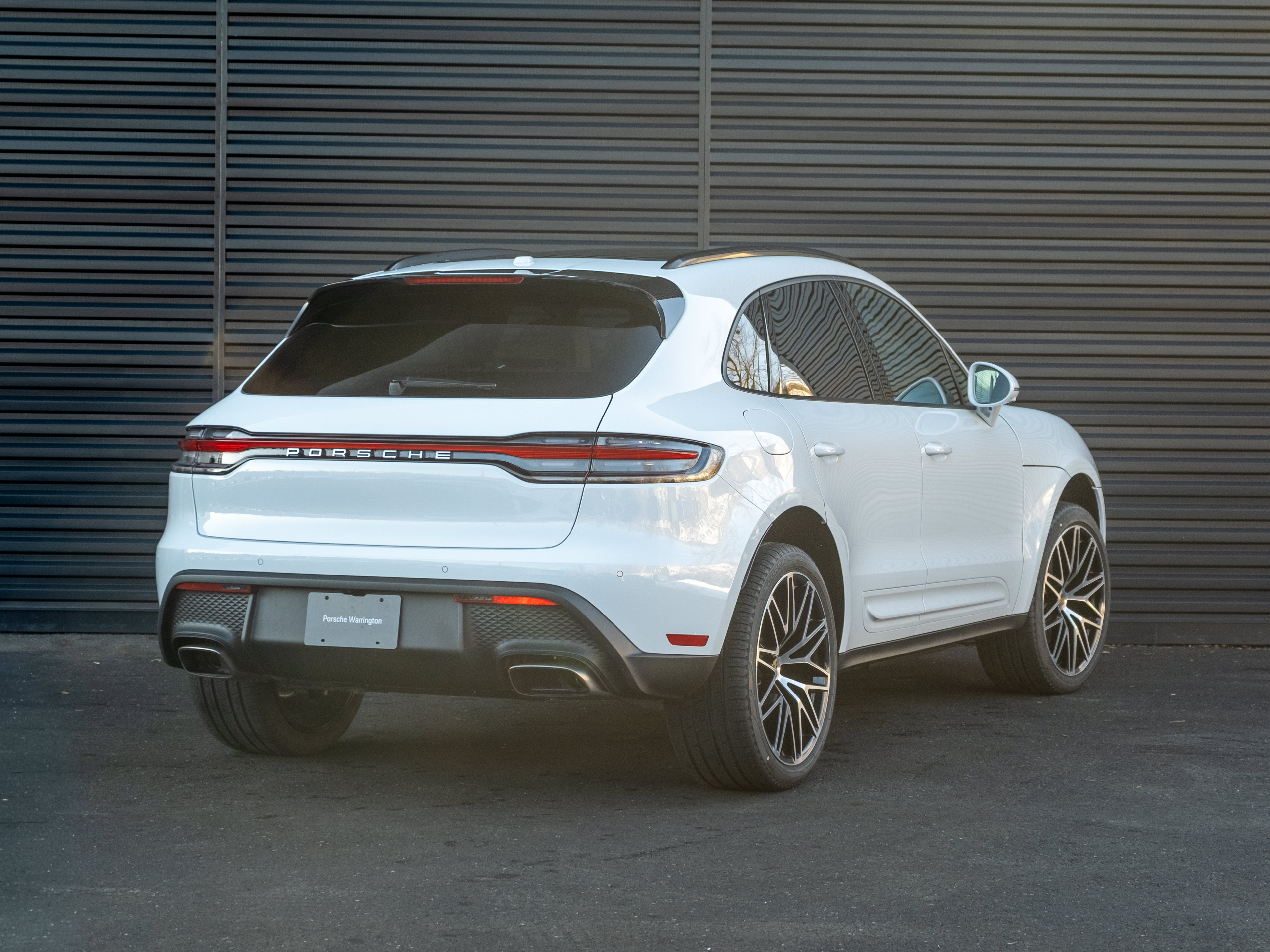 Certified 2026 Porsche Macan AWD/4WD image 8