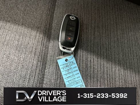 Used 2023 Nissan Rogue SV AWD/4WD image 12