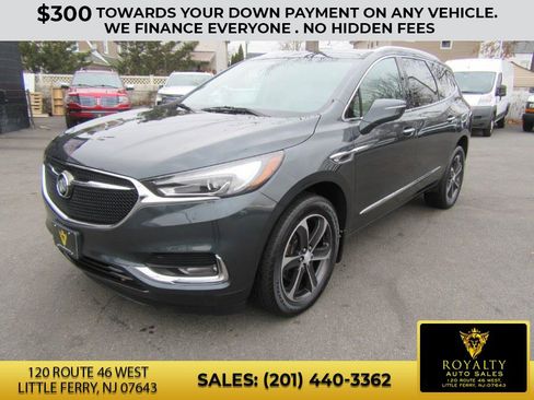 Used 2019 Buick Enclave Essence w/ LPO, Sport Appearance Package image 3