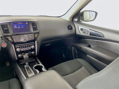Used 2020 Nissan Pathfinder S image 22