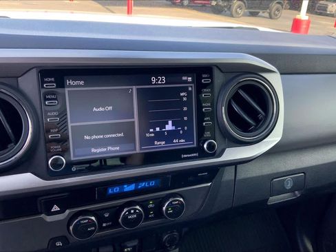 Used 2022 Toyota Tacoma SR5 RWD image 34