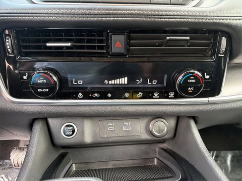 Used 2022 Nissan Rogue SV w/ SV Premium Package AWD/4WD image 24