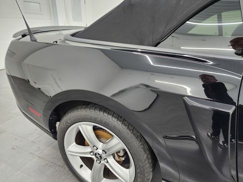Used 2010 Ford Mustang GT Premium image 23