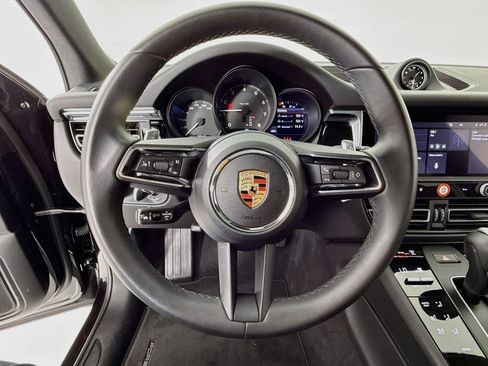 Certified 2025 Porsche Macan AWD/4WD image 15