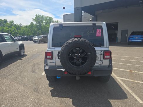 Used 2024 Jeep Wrangler Unlimited AWD/4WD image 4