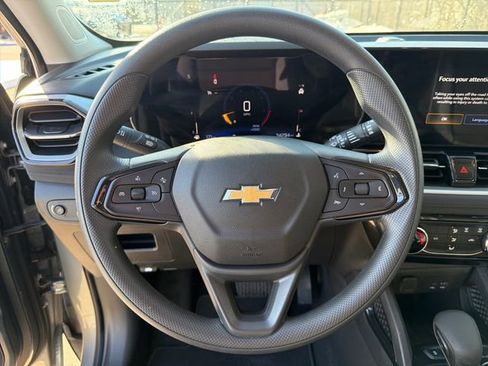 Used 2025 Chevrolet TrailBlazer LT image 14