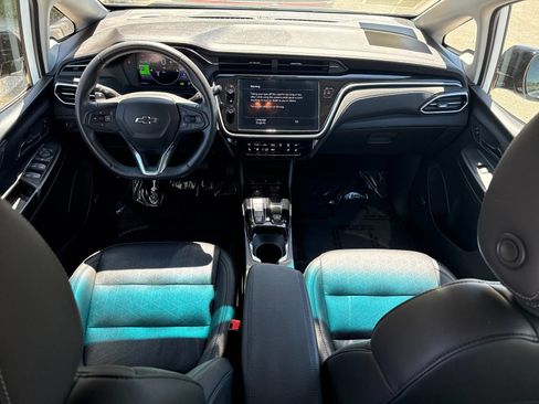 Used 2023 Chevrolet Bolt LT w/ Infotainment Package FWD image 12