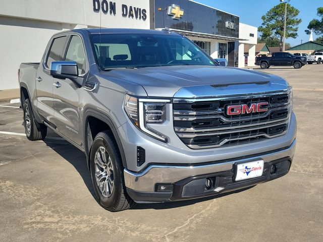 Used 2026 GMC Sierra 1500 SLT RWD image 2