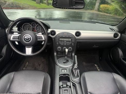 Used 2010 MAZDA MX-5 Miata Grand Touring w/ Premium Pkg RWD image 19