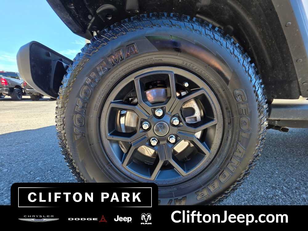 Used 2024 Jeep Wrangler Unlimited AWD/4WD image 29