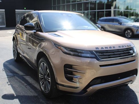 Used 2024 Land Rover Range Rover Evoque Dynamic SE image 8