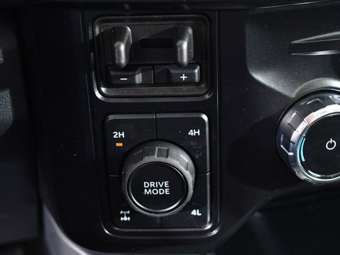 New 2026 Ford F350 Lariat w/ Black Appearance Package image 32