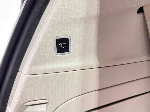 Used 2017 Chrysler Pacifica Limited image 14